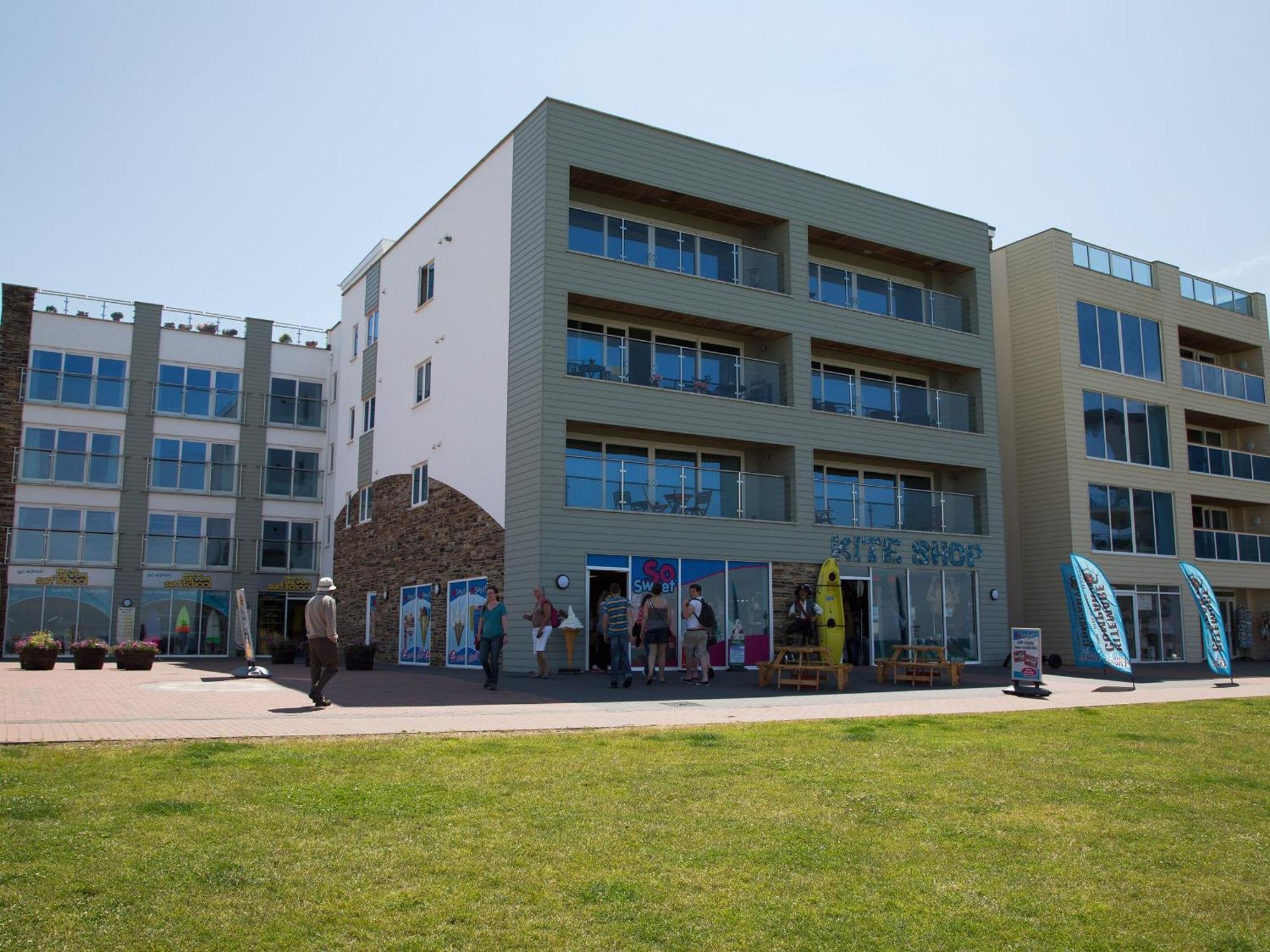 Apartment 11 - Latitude 51 Westward Ho!  Bagian luar foto